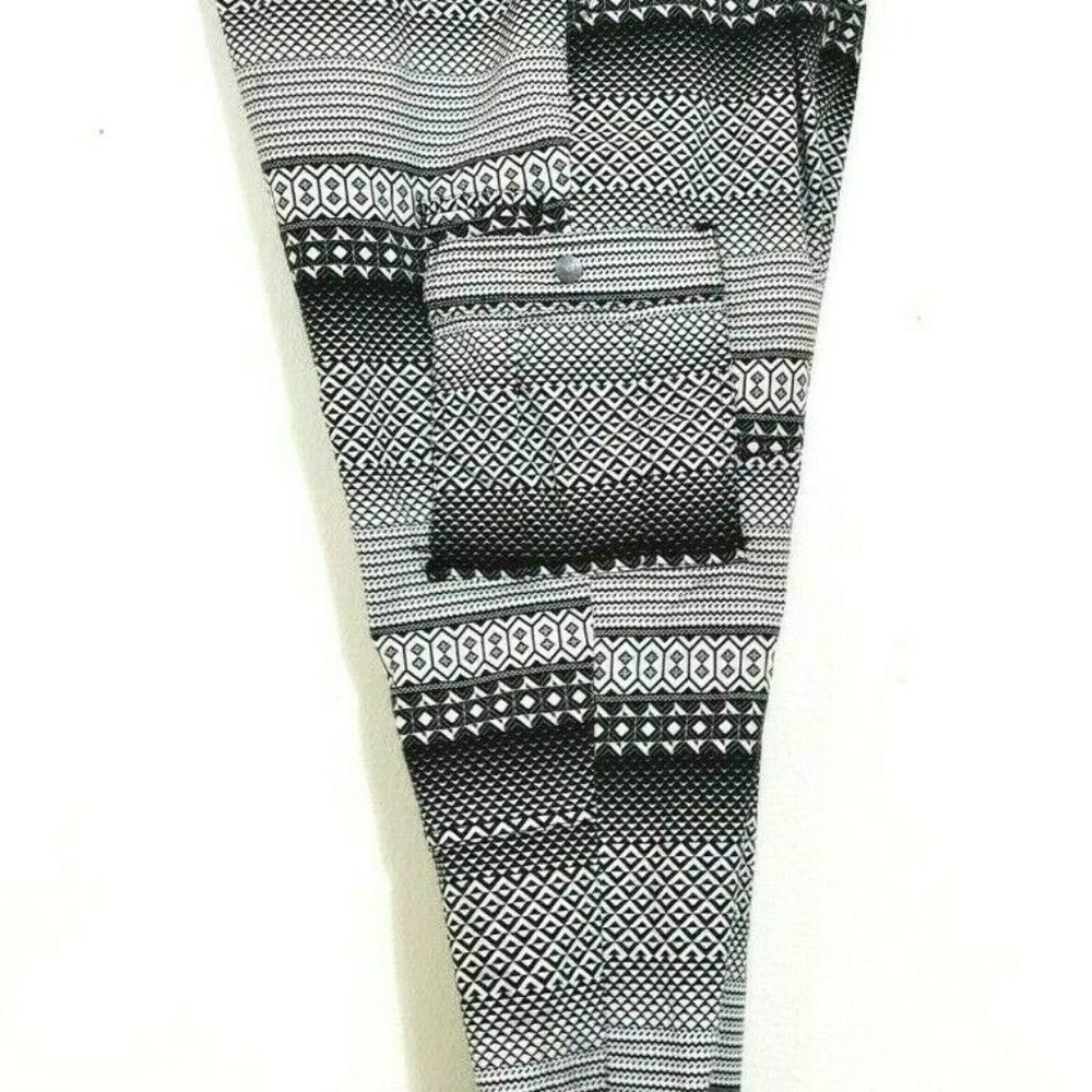 LRG Lifted Research Group While Black Geometric 42